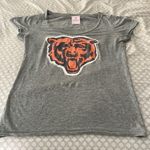 Chicago Bears t shirt with sequin logo size Small - Picture 1 of 4